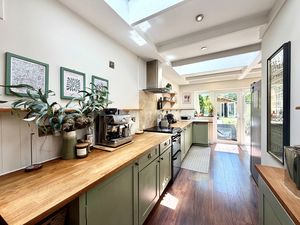 Kitchen Breakfast- click for photo gallery